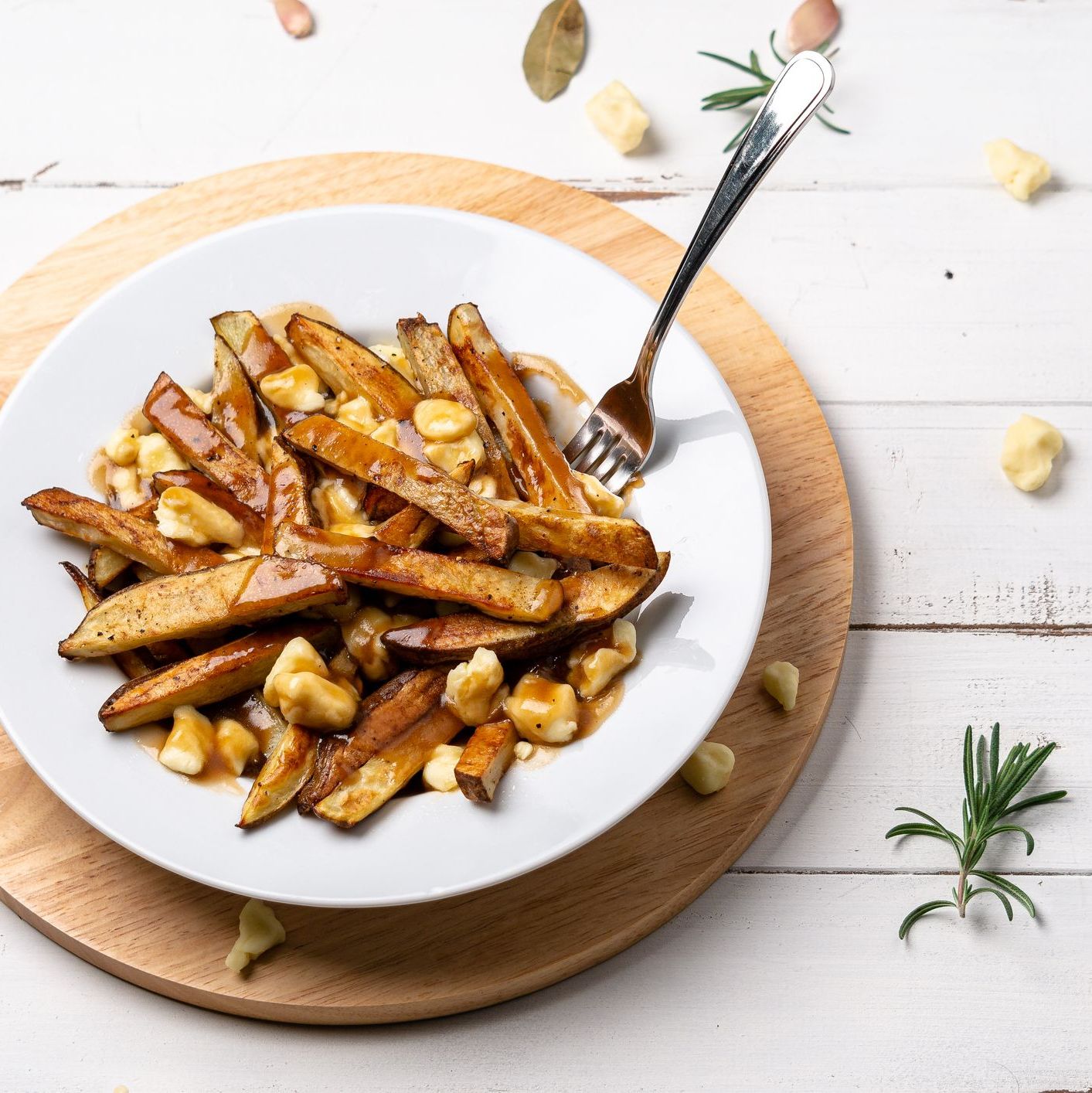 Poutine cochonne aux boulettes de porc